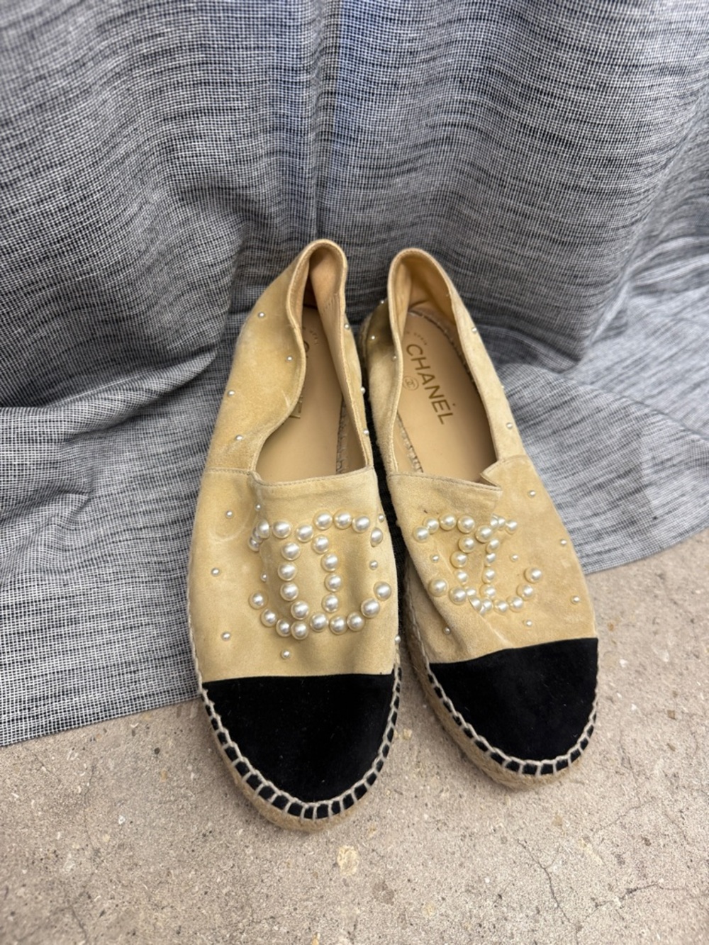 CHANEL Beige and Black Pearl-Embellished Espadrille Flats - Picture 11 of 11